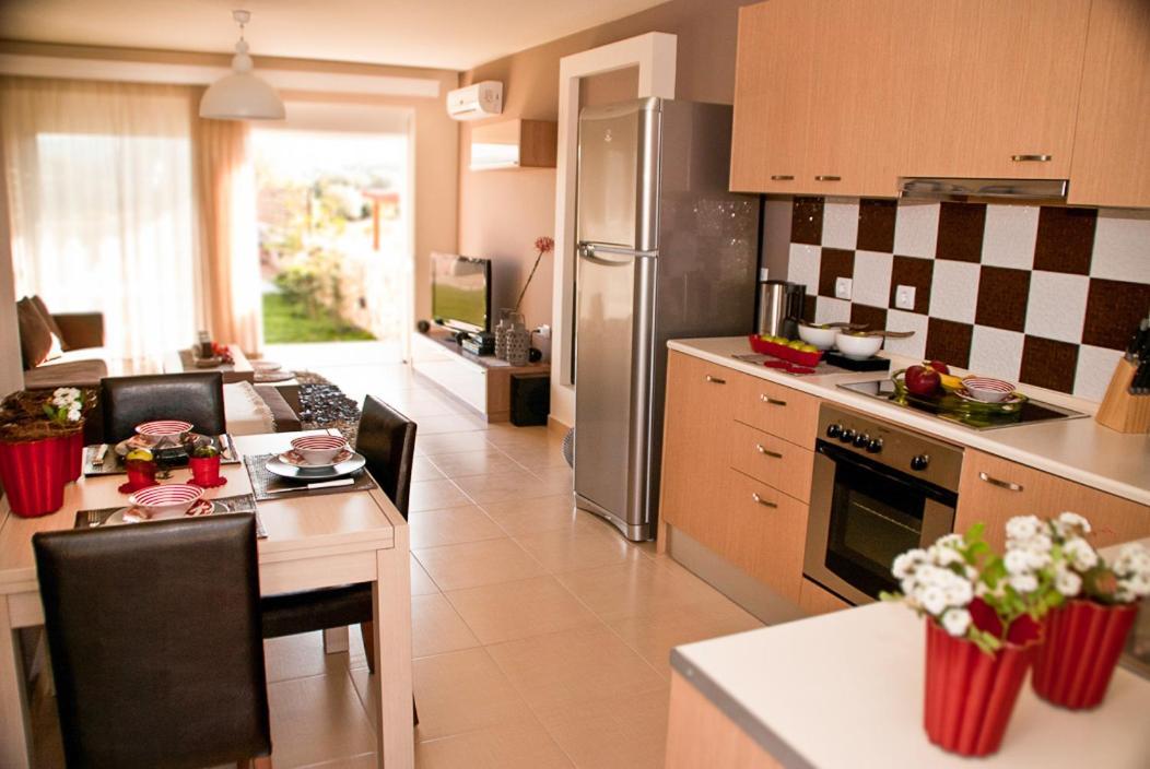 Οssiano Pool Villas Χαράκι Εξωτερικό φωτογραφία